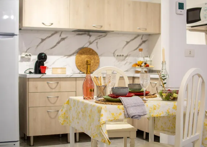 Relax Marine 度假居 *